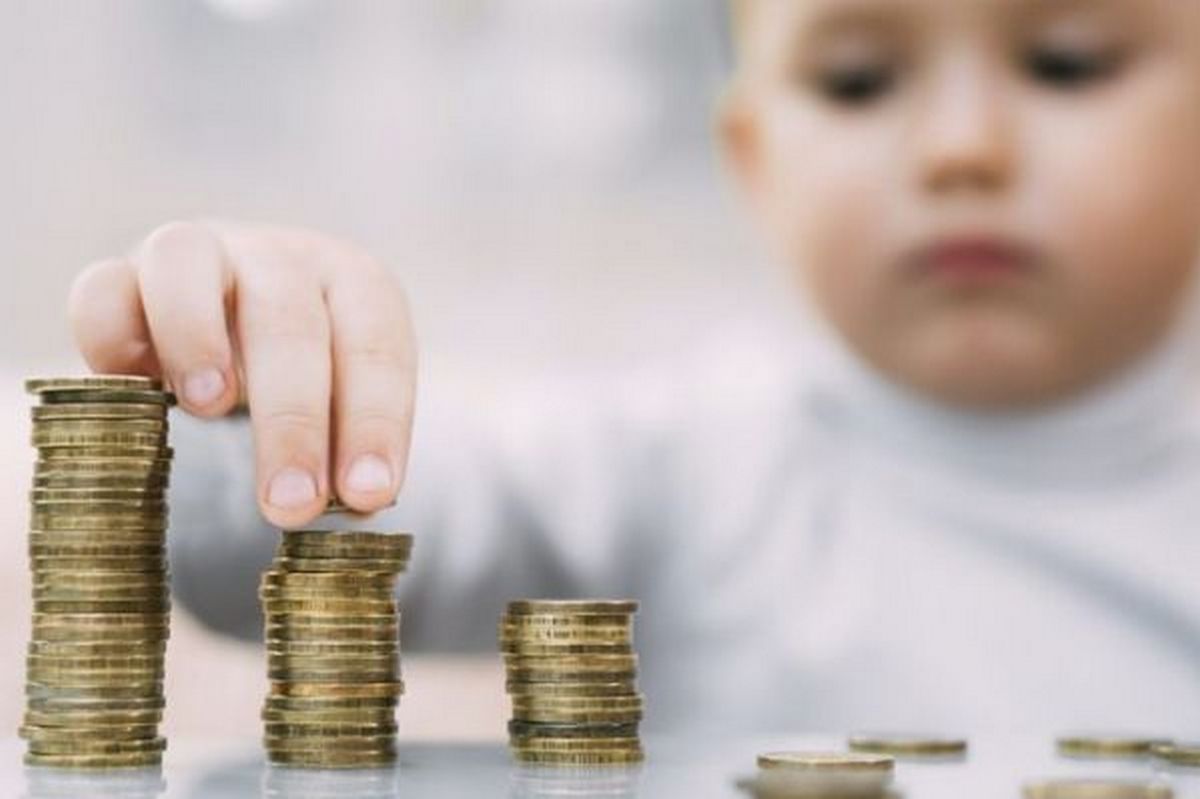«Нашли на ком экономить - на нищих!»: в Казани матери 4-летнего ребенка отказали в выплате детского пособия из-за отсутствия доходов