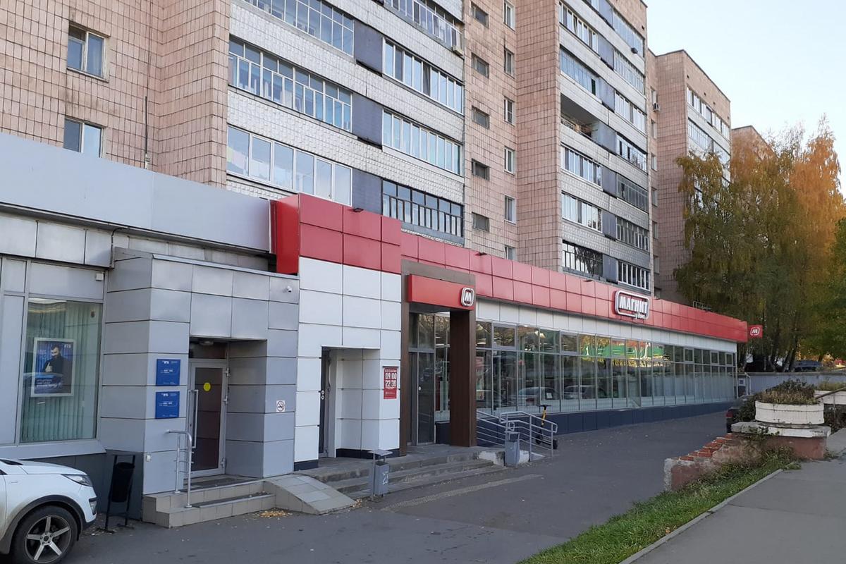 «Головные боли, бессонница, нервы»: в Казани жильцы объявили войну «Магниту» на первом этаже их дома