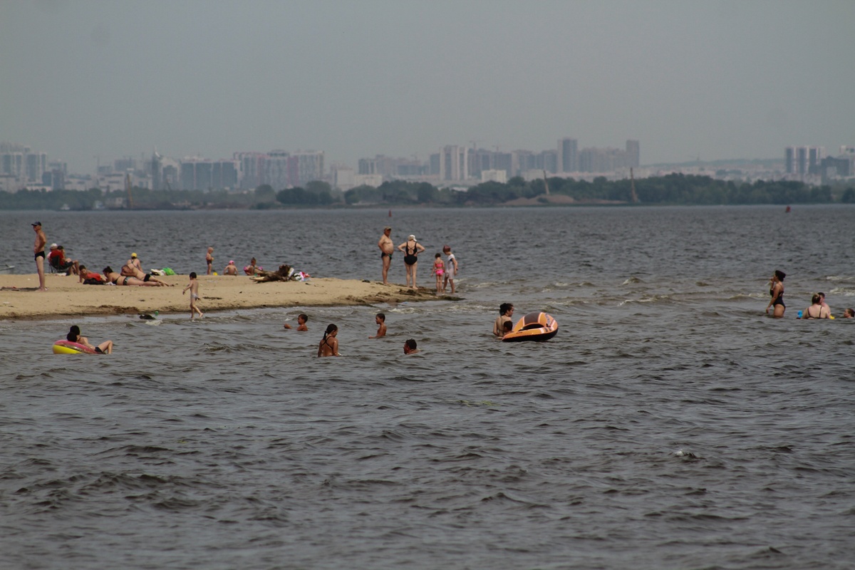 Множество смертей на воде и появление личинок под кожей: в Казани опасно купаться