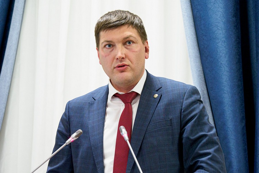 Главный по памятникам в Татарстане хочет отнять исторические особняки в центре Казани у нерадивых хозяев, а сам присмотрел под офис помещичий дом