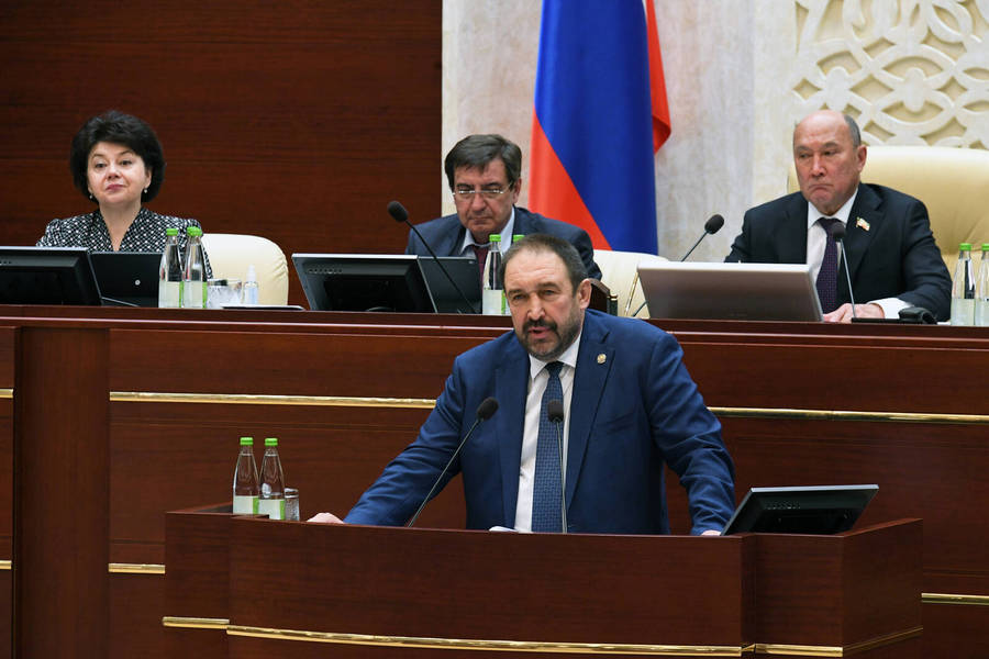 Машин продали меньше, зато молока надоили больше: правительство Татарстана отчиталось об итогах серьезного года