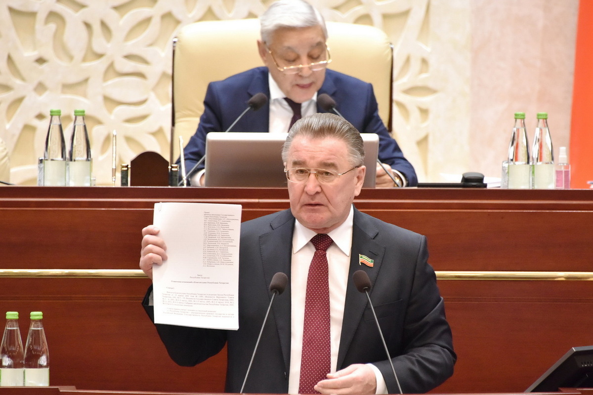 Ни президента, ни суверенитета: депутаты Госсовета стремительно переименовали Рустама Минниханова в раиса Татарстана и лишили самих себя неприкосновенности