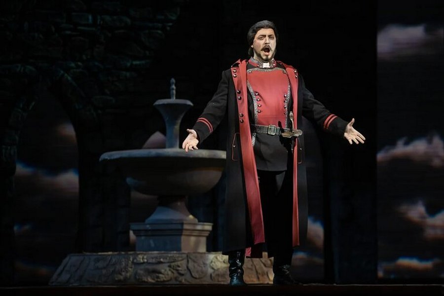 «Оказался в Италии без копейки и выучил язык»: казанский Шаляпинский фестиваль осчастливил звездный Сулимский 