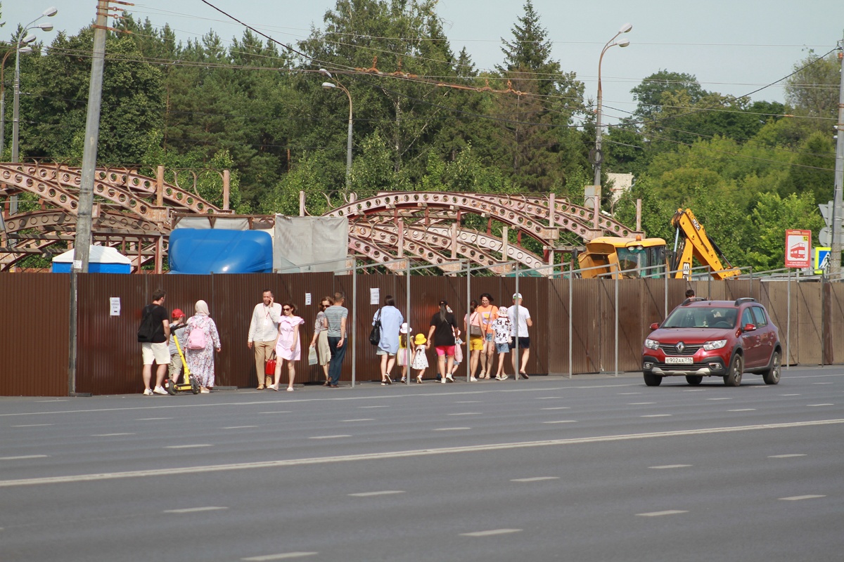 После жалоб казанцев власти города решили проблему с перекрытым переходом у парка Горького