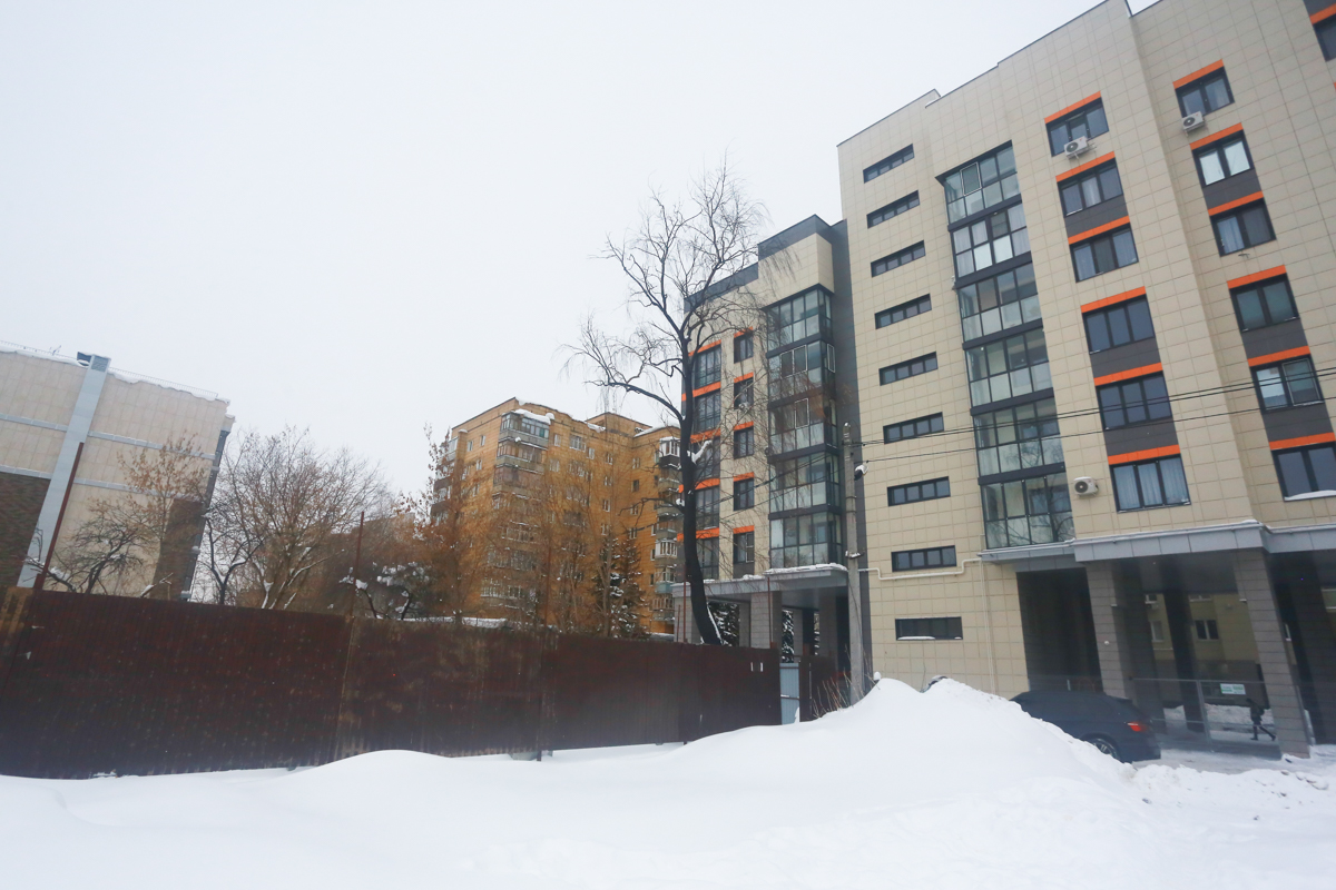 «Это проект преступный или секретный?»: казанские чиновники скрывают от жильцов многоэтажки, что у них под окнами появится очередной «человейник»