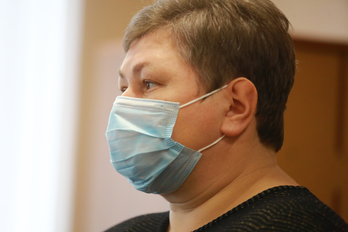 «Тратила не на себя, а на гимназию»: в Казани директора школы впервые осудили за взятки с родителей