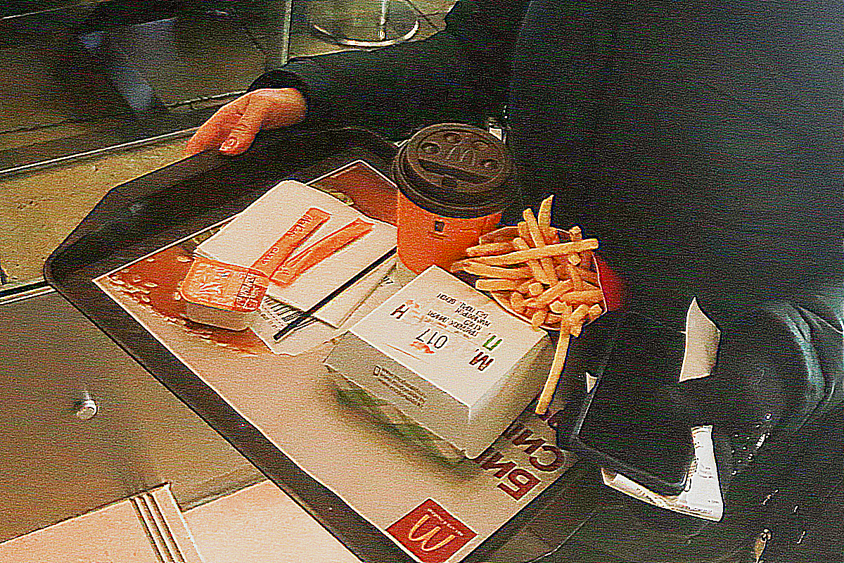 «Шаурму будем есть»: казанцы прощаются с «Макдоналдсом» неизвестно на сколько