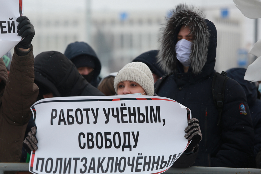«Люди начинают понимать, что если отдать свободу в обмен на колбасу, то не будет ни колбасы, ни свободы»: участники митинга в Казани пригрозили чиновникам народными санкциями