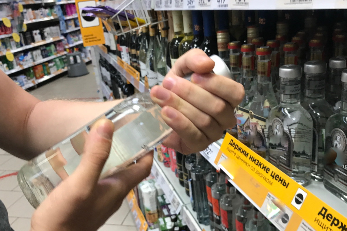 «В рублях пьют столько же, а в литрах больше»: в Татарстане со времен Универсиады не продавали столько алкоголя, как сейчас 