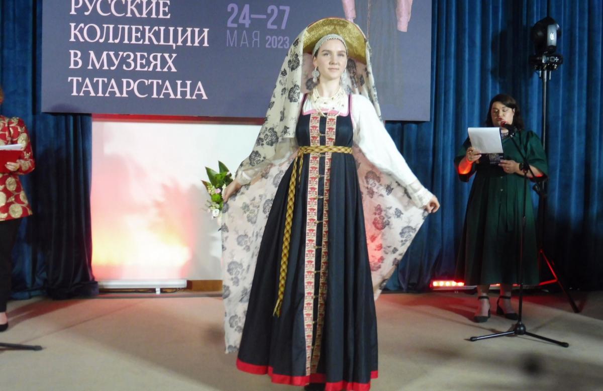 «Вы полагаете, все это будет носиться?»: В Казанском кремле этнографы обсуждают судьбу русского народного костюма в современном мире