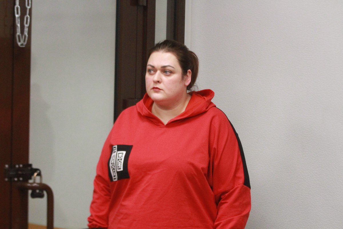 Кинула и дальних, и ближних: в Казани судят хозяйку турагентства за обман клиентов и друзей