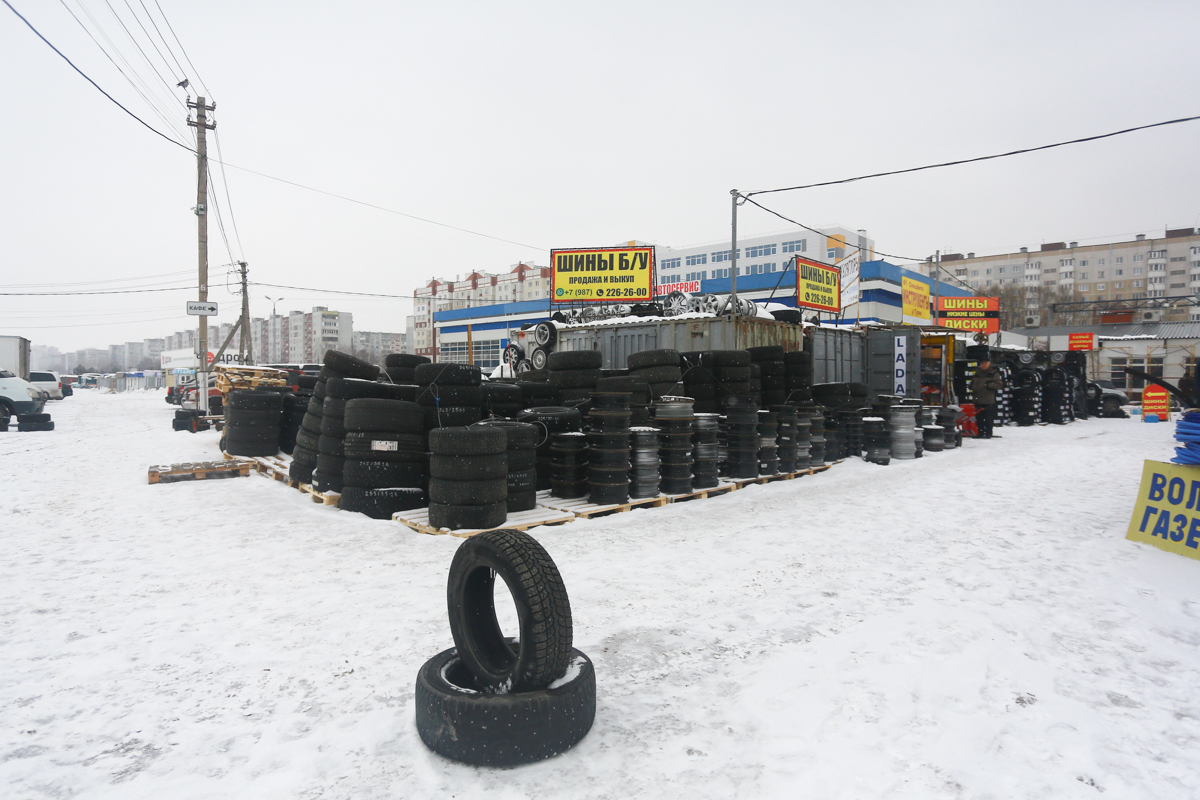 «Будут стирать шины до нуля»: для казанцев становятся роскошью не только автомобили, но и запчасти