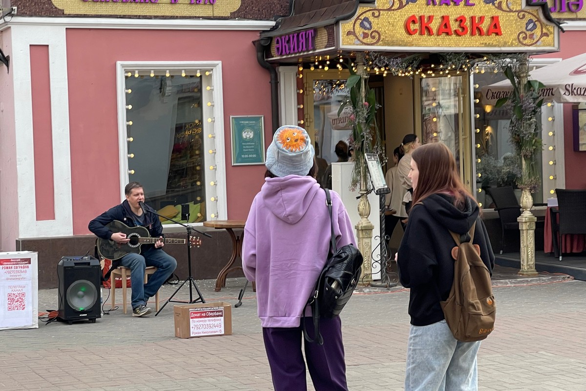 Мусор под ногами, печальные музыканты и никаких «зебр»: казанская улица Баумана готова к встрече туристов