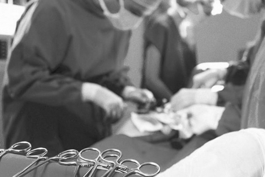 «Просто им на больных наплевать!»: житель Татарстана требует наказать врачей, которые едва не угробили его 21-летнюю дочь, проморгав у нее острый аппендицит