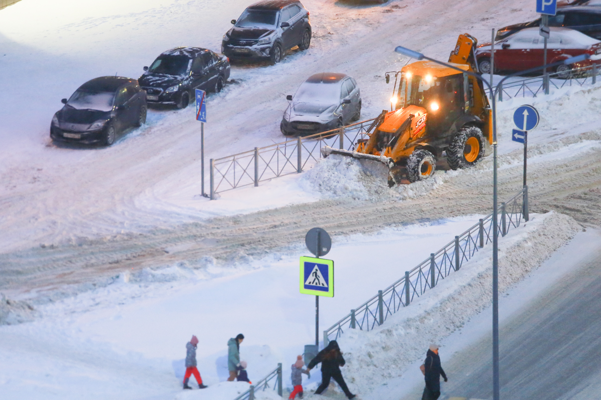 «Это уже не те деньги, на которые мы не могли найти рабочих»: власти Казани требуют прекратить снежный бардак в городе