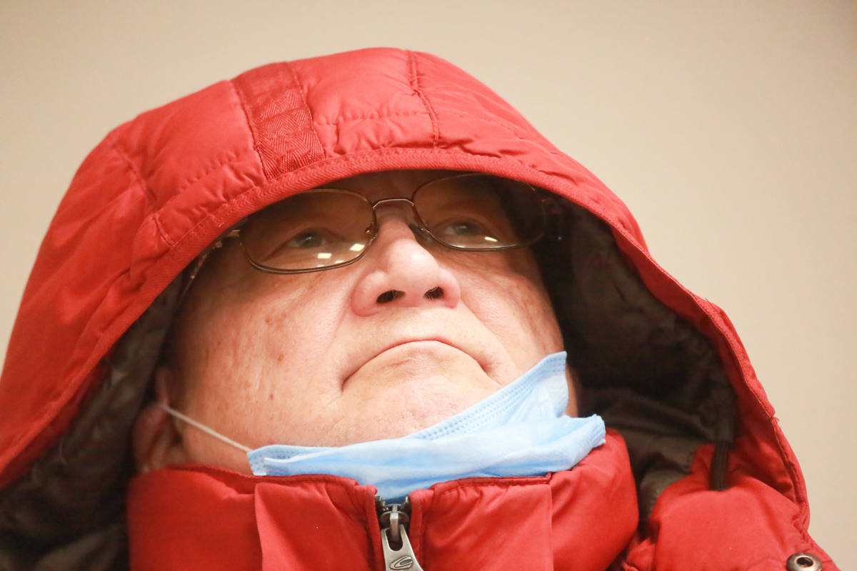 «Ему лет 15 грозит. Он сейчас отравится - и всё!»: в Казани бывшего ВИП-чиновника, заподозренного в крупной взятке, посадили под арест в коттедж 