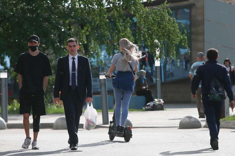 «Нет правил - значит, мы их должны установить»: мэр Казани решил взяться за электросамокаты