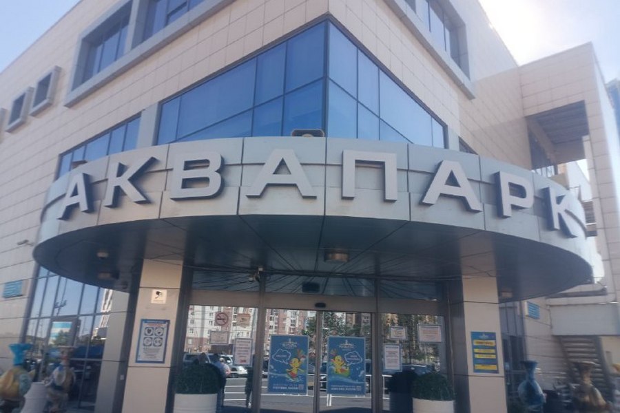 В казанском аквапарке «Ривьера» после отравления детей хлоркой набрали в рот воды и продолжили продавать билеты