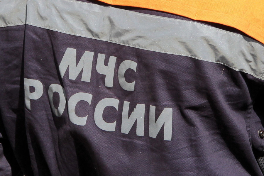 Снегу-то навалило - как бы не утонуть!