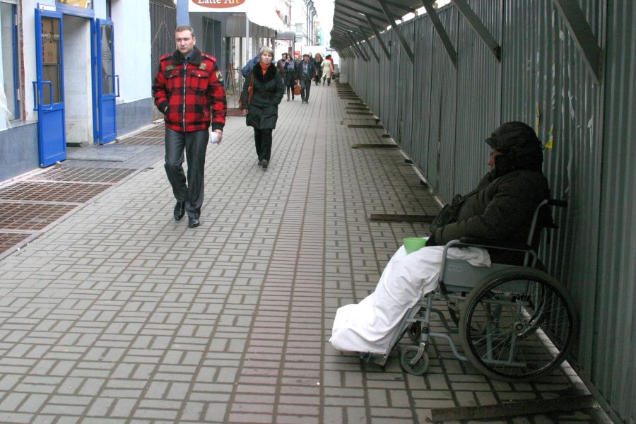 По протянутой руке ударят штрафом