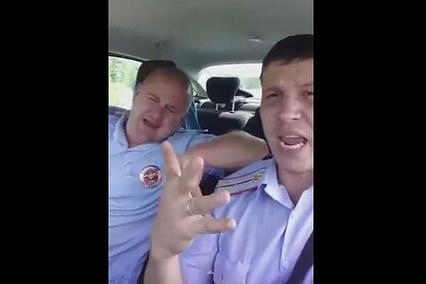 Рифкат Минниханов оценил ролик с поющими гаишниками