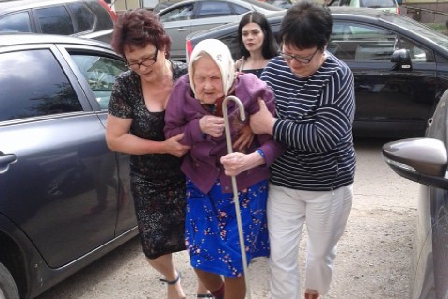 В Татарстане в войне за парковочное место председатель суда победил бабушку-ветерана