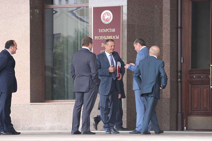«Полная дурь и бред!»  Депутаты Госсовета - на страже татарского языка в школе 