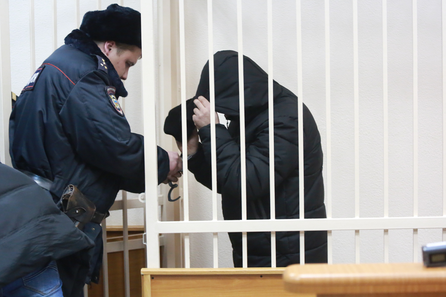 «Я удара не заметил»: водитель бензовоза, скрывшийся с места смертельного ДТП в Казани, - бывший гаишник? 