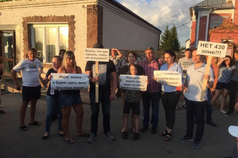 «Нам тоже это не нравится»: власти Казани разделили печаль владельцев сотен домов, которые пустят под нож ради аварийной посадки самолетов