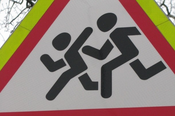 В Татарстане педагог бросила на дороге сбитого второклассника, потому что спешила к своему сыну