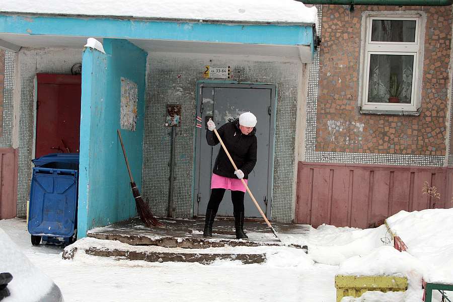 Москва дворники жилье. Дворник. Домик дворника. Квартира дворника. Дворник в УК.