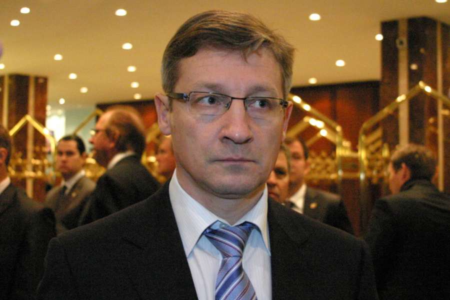 На место Хохорина прочат двух генералов