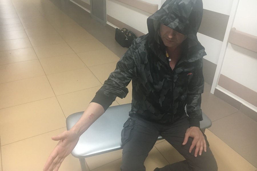 Казанский змеелюб, которого врачи вытащили с того света после укуса зеленой мамбы, отдаст питомца в хорошие руки