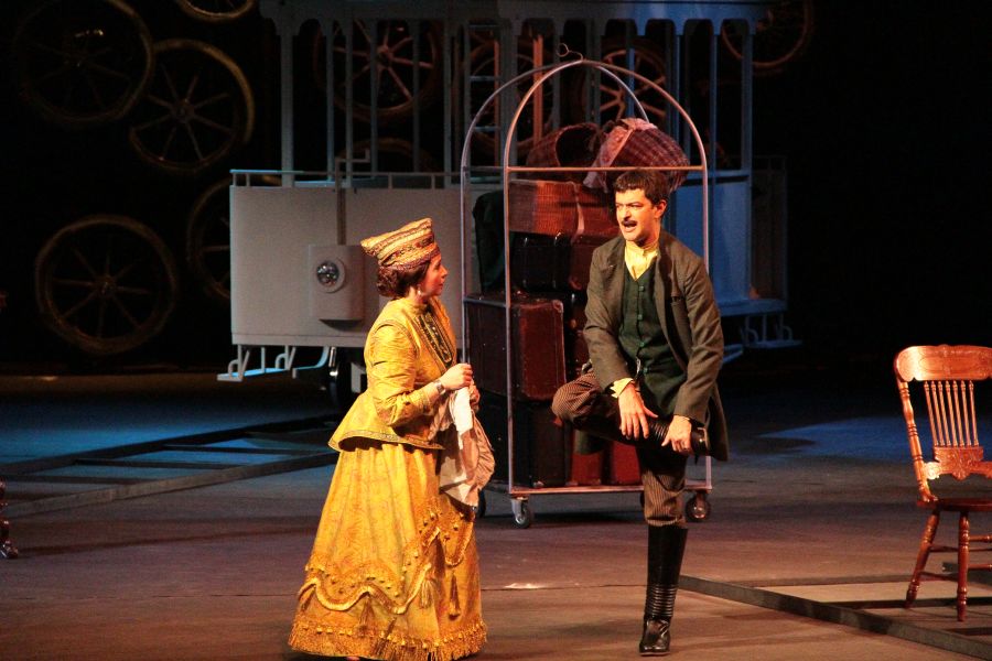 Банкрот, улетающий под свист восторженной толпы  