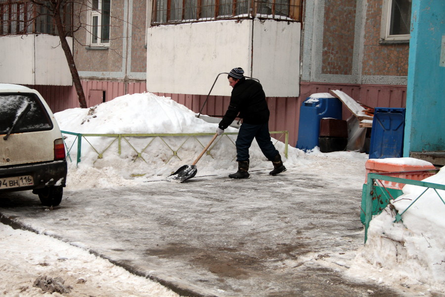 ИЛЬСУР МЕТШИН: ДВОРНИКАМ - ЗАРПЛАТУ, «МАГНИТАМ» - ШТРАФЫ!