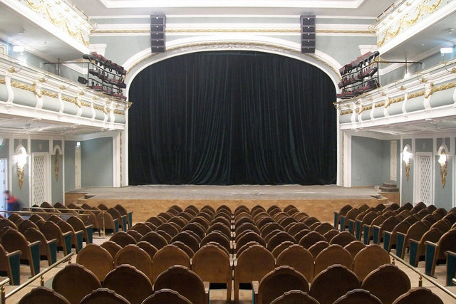 В Казани уволенный главный режиссер театра подал в суд на минкульт 