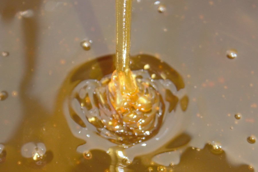 В Казани мед для чак-чака бодяжили бочками