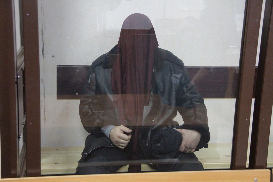 «Мы приехали искать работу»: отец и сын, приехавшие с Украины, не признают вину в убийстве казанского нумизмата