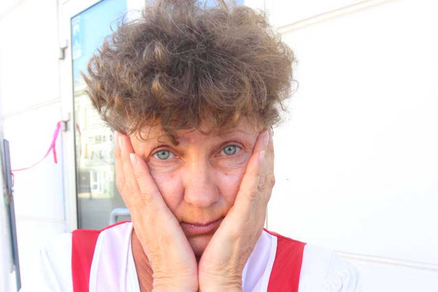 Беженка из Луганска напугала казанских чиновников Путиным