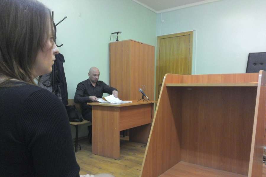 Здоровую дочь мать «лечила» чужими деньгами