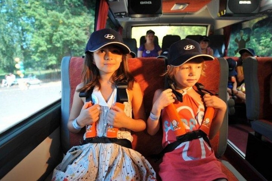 Детей в Татарстане продолжают возить без правил