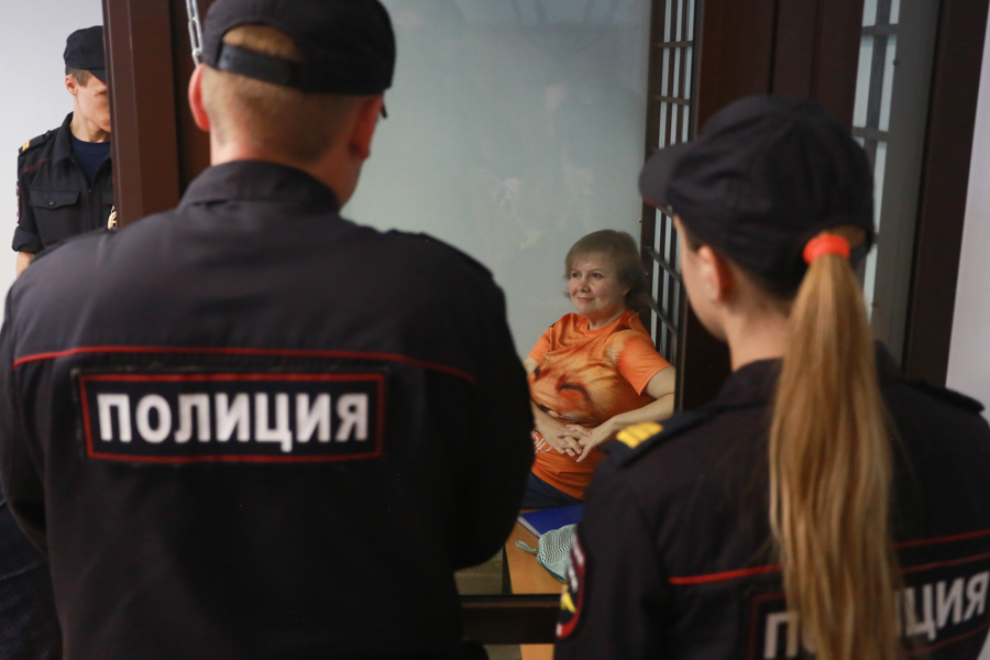 «Сувар Плаза» - звучало солидно. Поэтому ей поверили»: в Казани судят похитительницу золота и бриллиантов на 20 млн рублей