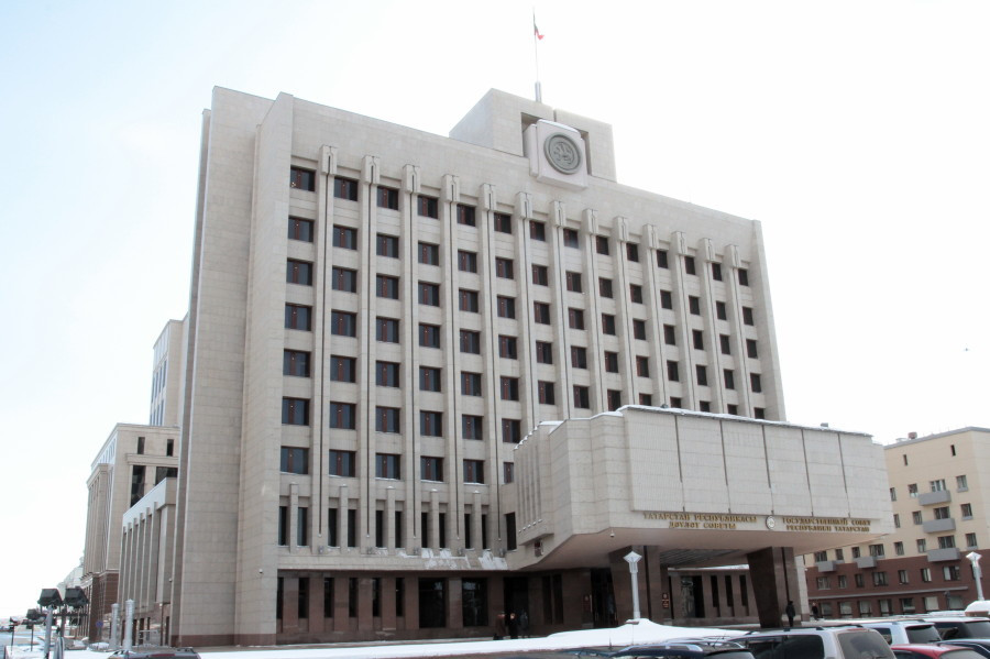 С подачи Ильсура Метшина в Татарстане будут штрафовать за парковку во дворах