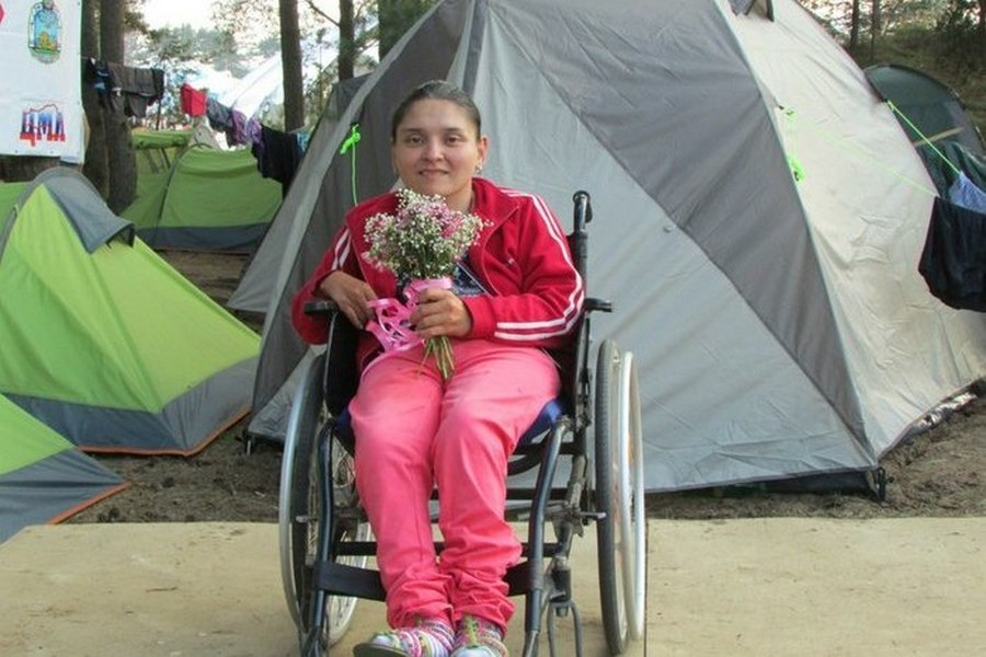 Девушку-колясочницу грубо задержали за попытку подъехать к Путину