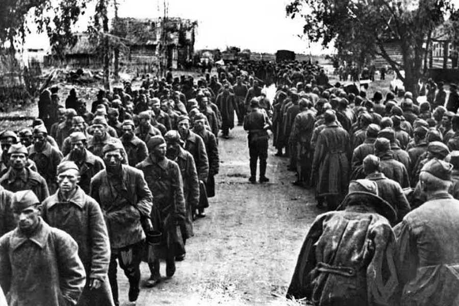 В канун 70-летия Победы сын военнопленного из Татарстана  выставил счет Украине, Германии, США и Британии