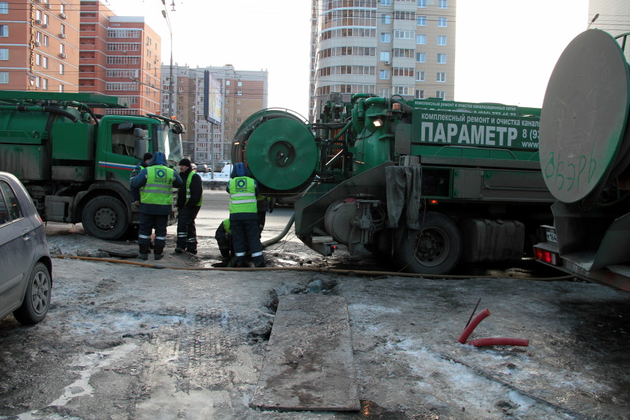 Чистить казанскую ливневку наняли москвичей
