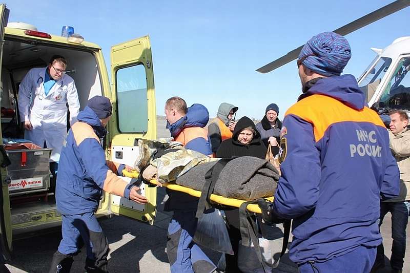 Чтобы вытащить казанских туристов из горной расщелины, спасатели четыре часа протаптывали в снегу тропинку