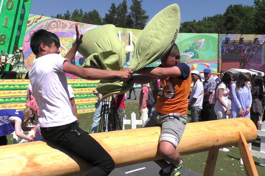 Казань отпраздновала Сабантуй: яйца попугая, каменная лошадь и Шамиль Тарпищев
