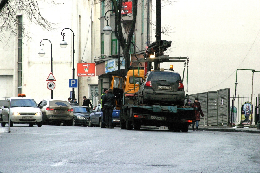 В ГИБДД прокомментировали смерть казанского автовладельца, на глазах у которого эвакуировали машину