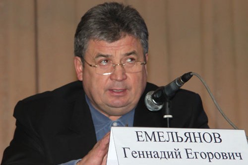 Мэр Елабуги потребовал у силовиков найти и наказать свою интернет-обидчицу